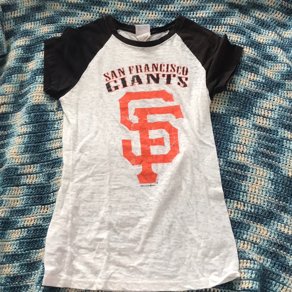 Women’s SF Giants t shirt